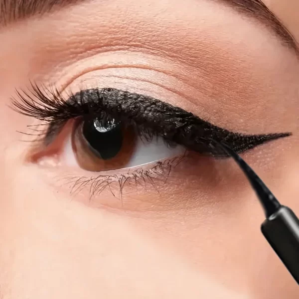 Ultra-Fine Tattooed Liquid Eyeliner – High-Performance, Waterproof Precision
CUSTOMER RATED 4.8 OUT OF 5 STARS - Image 3