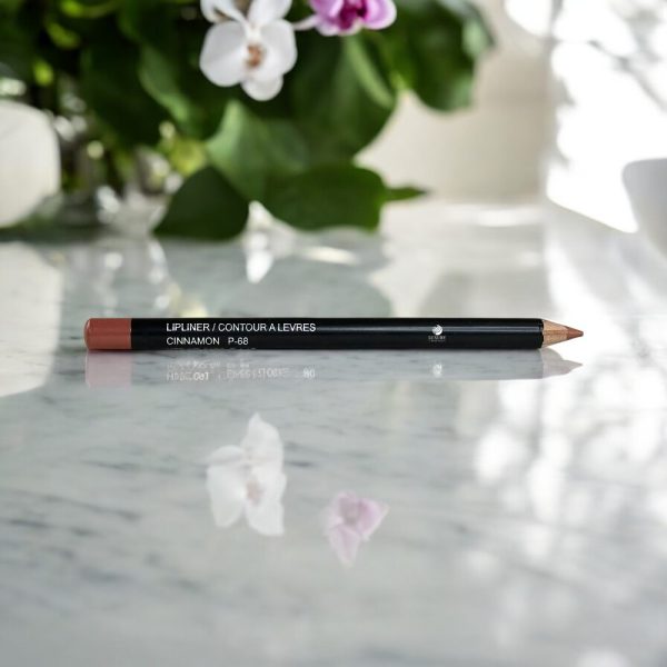 Long-Lasting Creamy Lip Liner - Image 2