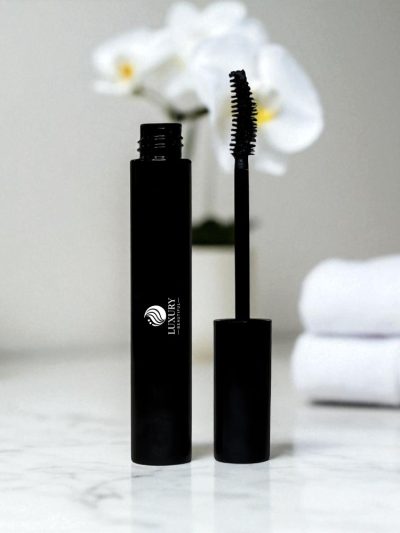 Luxury Mascara - Volumizing & Lengthening Formula